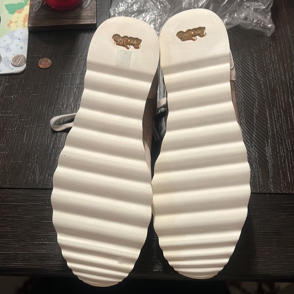 💯 Authentic Coach - Picture 5 of 6